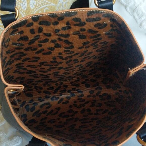 Street Level Small -Reversible Black / Leopard Tote - Picture 5 of 14